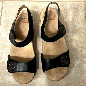 Dansko Sonnet Sandal in Black Size 38 =7.5 or 8
